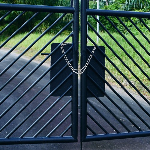 Gate Chain Lock for Outdoor Fence, 20 Inch Stainless Steel Gate Link Chain Latch with Double-Ended Carabiners for Pet Cages, Horse Goat Cow Corral Supplies (3mm Thick)