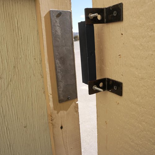 Master Magnetics AM3/RM100C Magnet Catch, Industrial Type with Mounting Holes Powder Coated Black, 6" Length, 0.75" Width, 1.062" Height, 100 Pounds