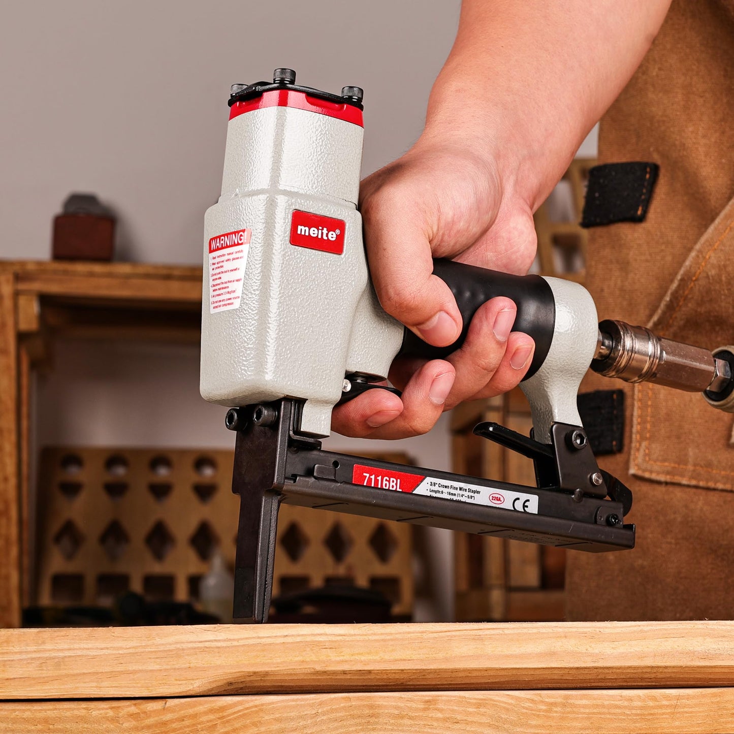 meite 7116BL Pneumatic Upholstery Stapler with Long Nose-1/4-Inch to 5/8-Inch 22 Gauge 3/8'' Crown Fine Wire Stapler