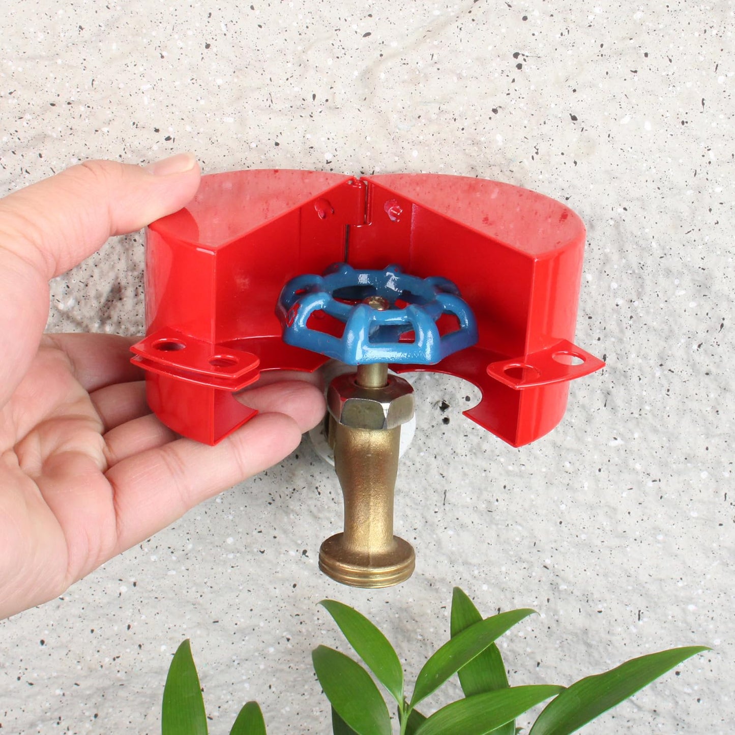 Faucet Valve Lock with Padlock Outdoor Faucet Locks Water Spigot Lockout Device Prevent Water Stealing, Metal Red,childproof