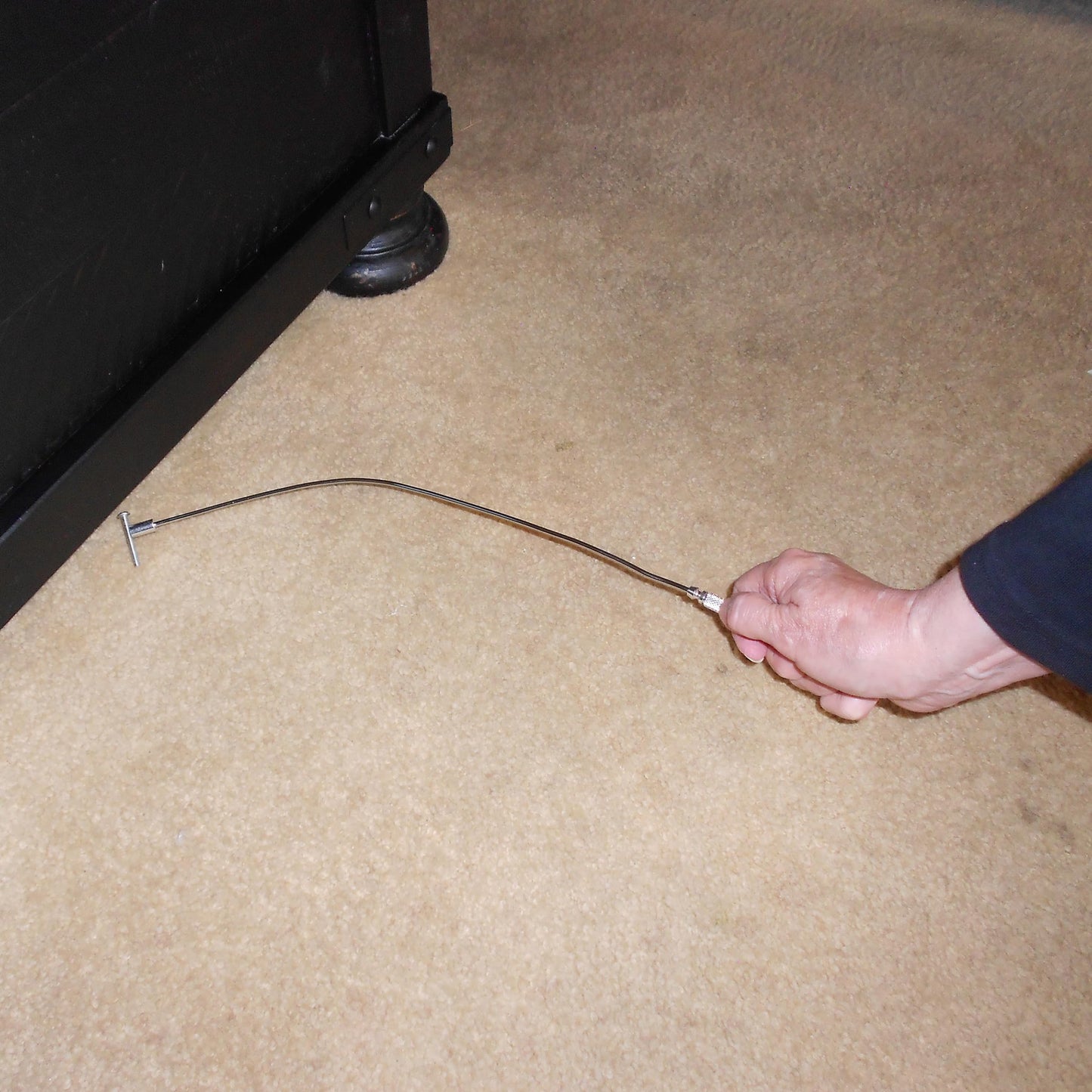 Master Magnetics Bend-It Bendable Magnetic Pick-Up Tool - Strong Retrieving Magnet for Screws, Nails, and Small Hand Tools - Ideal for Mechanics and Plumbers - 2 lb Hold - 19” L