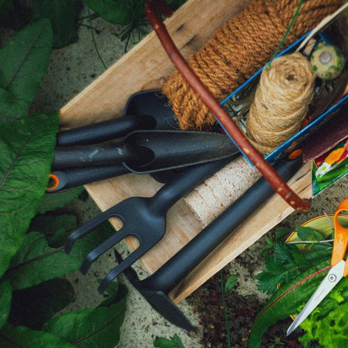 Fiskars Eco Cultivator with Wide Angled Tines, Ergonomic Handle, UV Resistance, Ideal for Loosening Soil and Removing Weeds