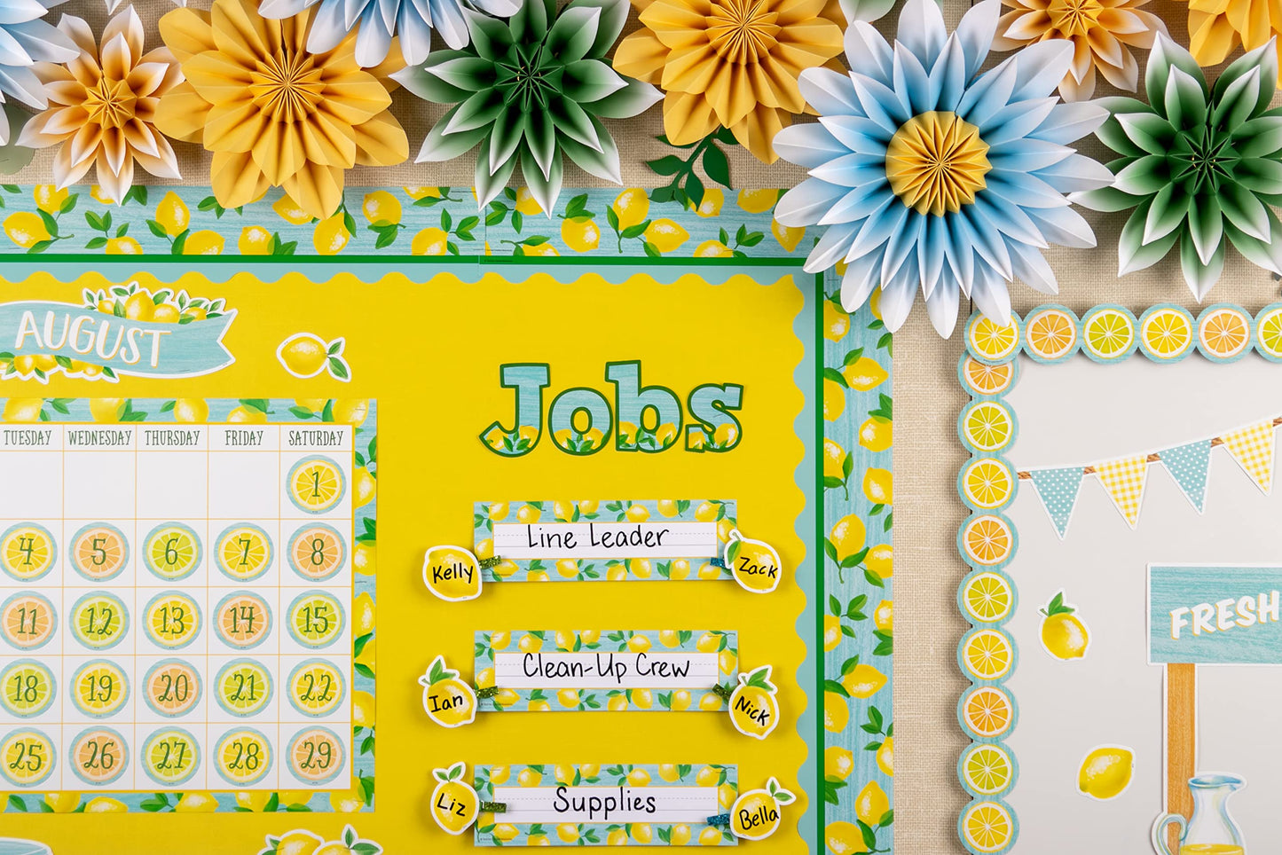 Teacher Created Resources Light Turquoise Scalloped Rolled Border Trim - 50ft - Decorate Bulletin Boards, Walls, Desks, Windows, Doors, Lockers, Schools, Classrooms, Homeschool & Offices