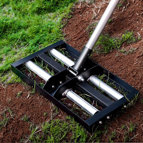 Suchtale Lawn Leveling Rake with Aluminum Rollers, 17"x10" Levelawn Tool, Heavy-Duty Stainless Steel Lawn Leveler with 61" Adjustable Long Handle, Lawn Leveler for Smooth Soil,Garden,Golf Course,Farm