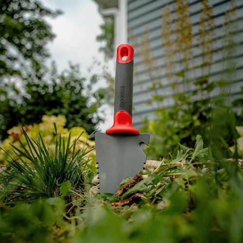 Radius Garden 16011 Root Slayer, Trowel, Red